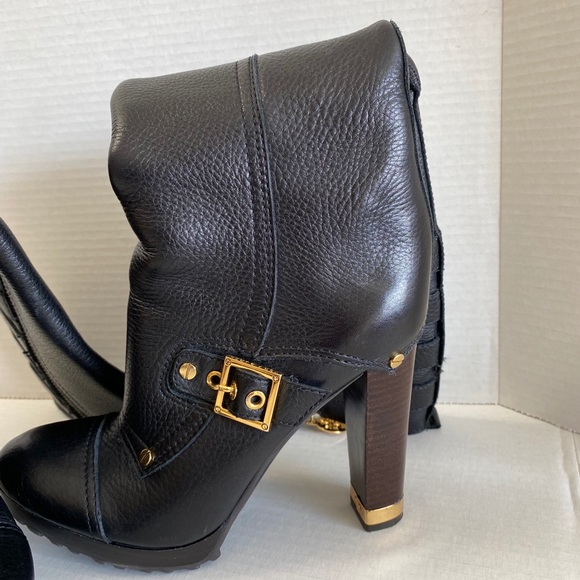 Tory Burch 
FINAL PRICE!!Beautiful Authentic Rare Tory Burch Riding Boots - Picture 4 of 14